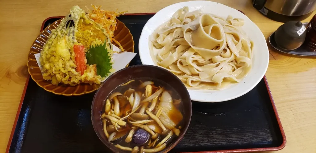 川口「ひら田」のうどんと天ぷら